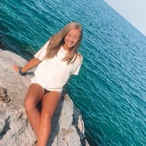 Meet your Posher, Amanda